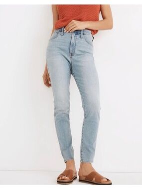 Madewell Tall Curvy Roadtripper Jeans in Caldwell Wash Size 27T